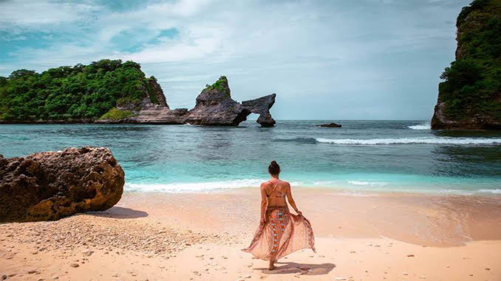 Atuh Beach 1600x900 (2)