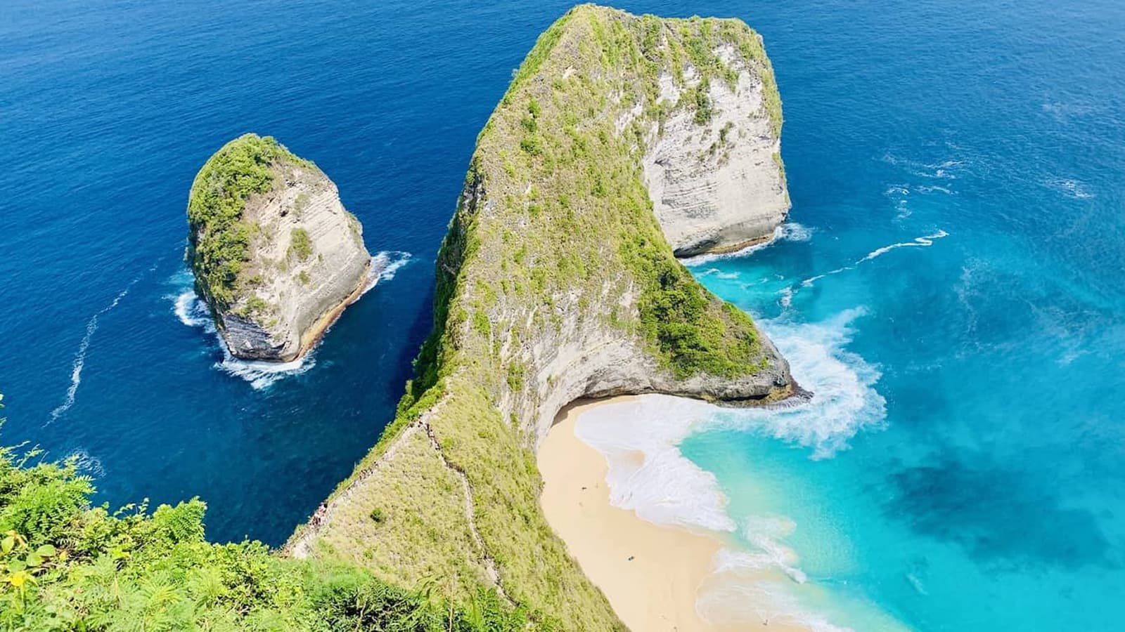 Kelingking-Beach-Nusa-Penida 1